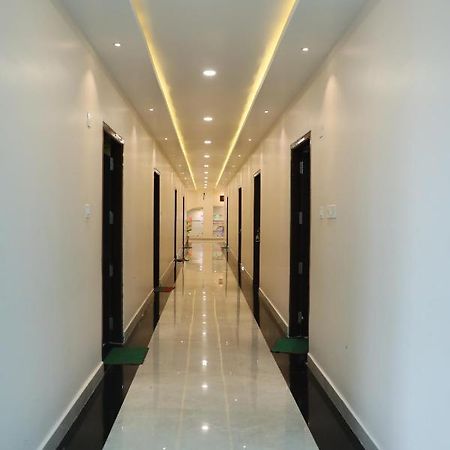 Hotel Shri Siddhivinayak Bina-Etawa Kültér fotó