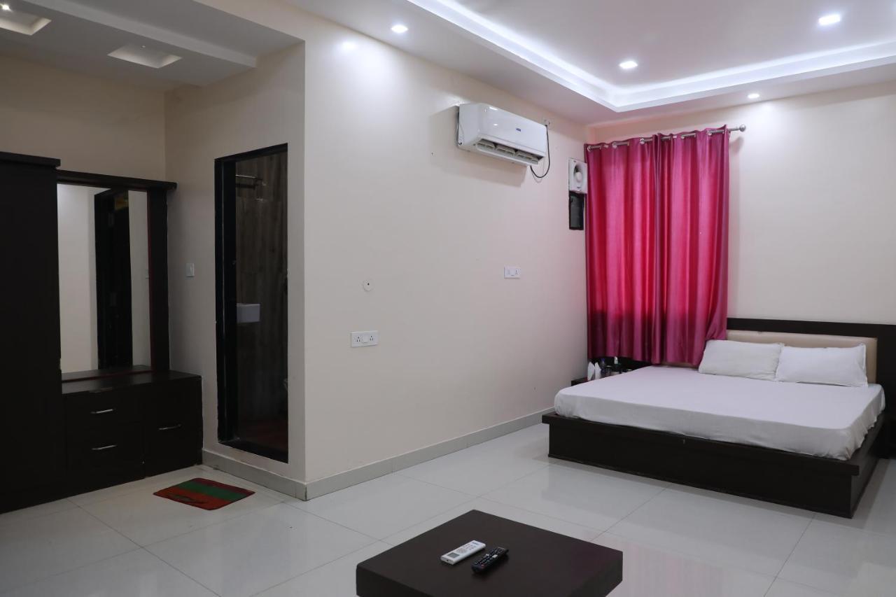 Hotel Shri Siddhivinayak Bina-Etawa Kültér fotó