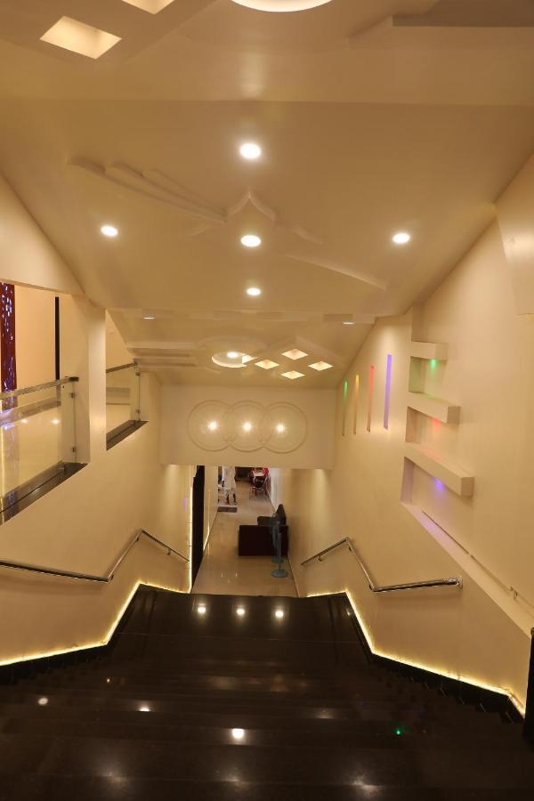 Hotel Shri Siddhivinayak Bina-Etawa Kültér fotó