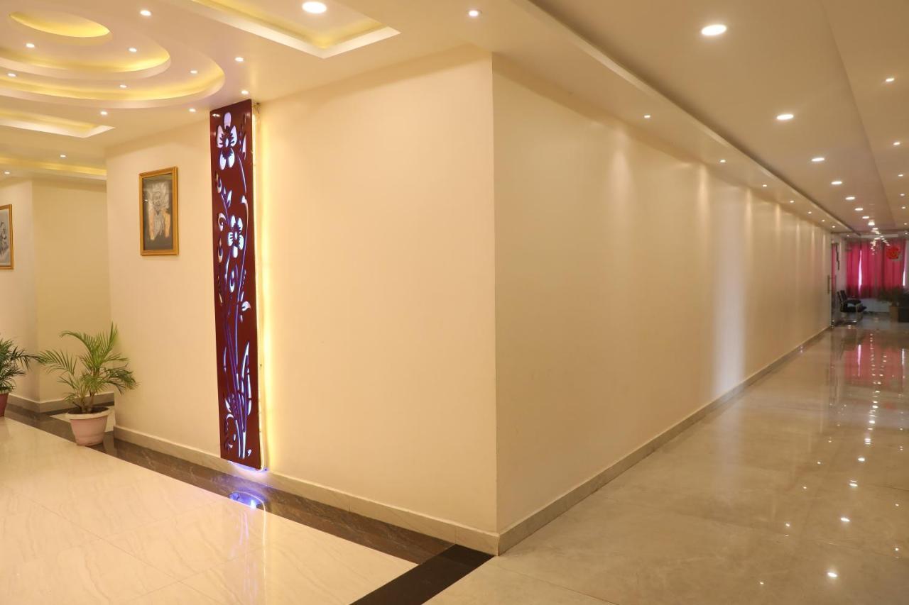 Hotel Shri Siddhivinayak Bina-Etawa Kültér fotó