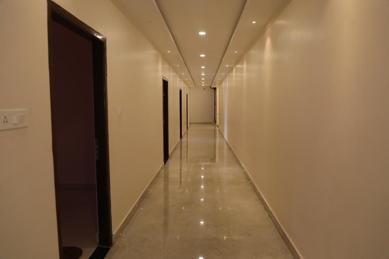 Hotel Shri Siddhivinayak Bina-Etawa Kültér fotó
