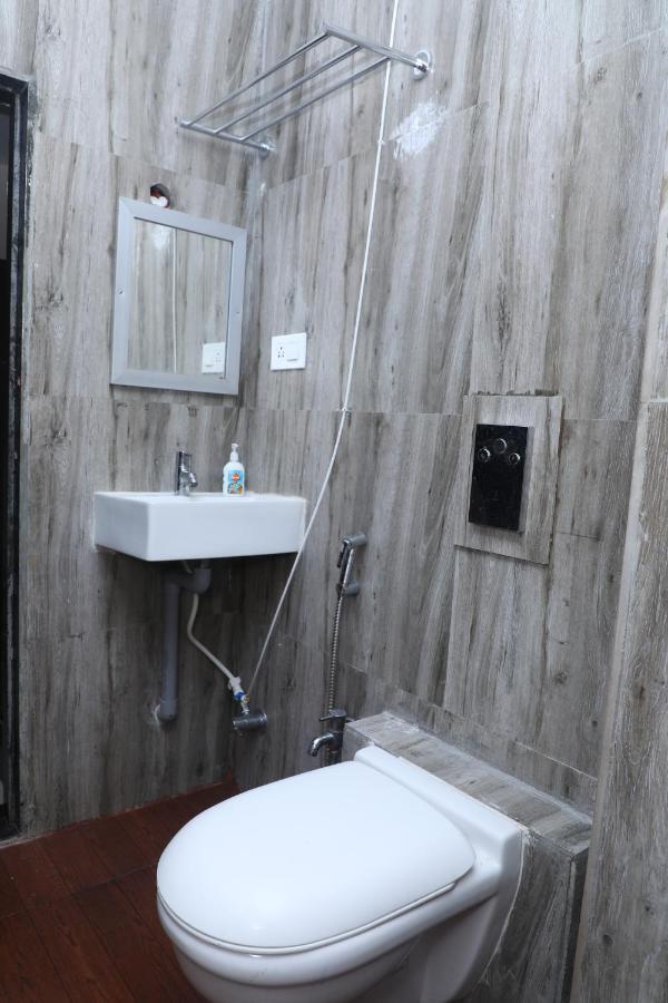 Hotel Shri Siddhivinayak Bina-Etawa Kültér fotó