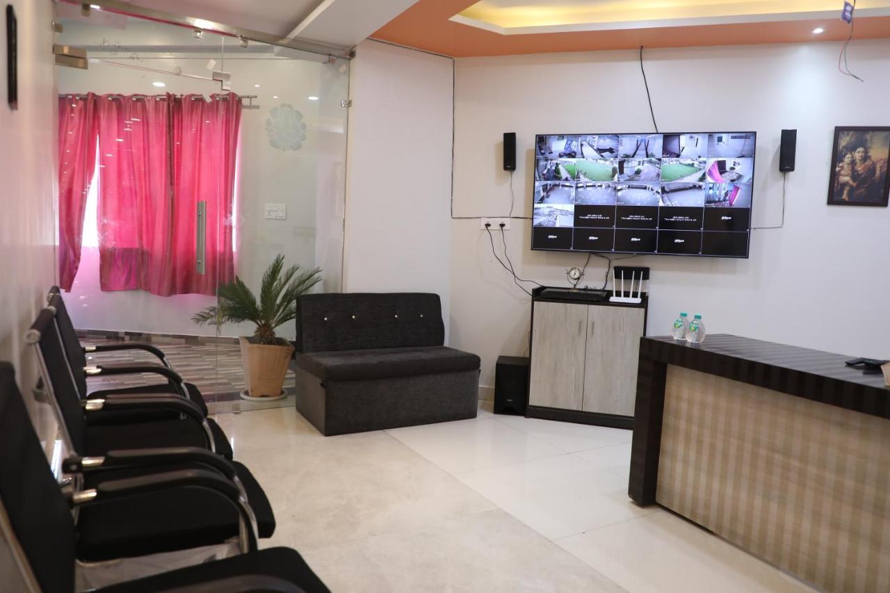 Hotel Shri Siddhivinayak Bina-Etawa Kültér fotó