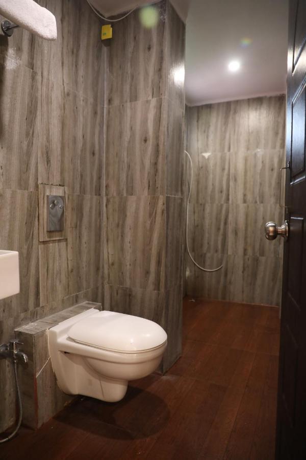 Hotel Shri Siddhivinayak Bina-Etawa Kültér fotó